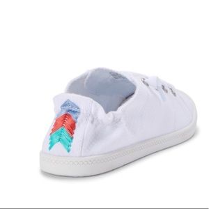 Time and Tru Scrunch Back Canvas Sneaker (Women's)